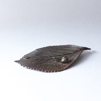 斑紫銅花器　黒仕上