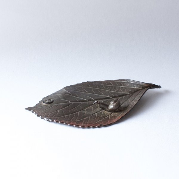 斑紫銅花器　黒仕上