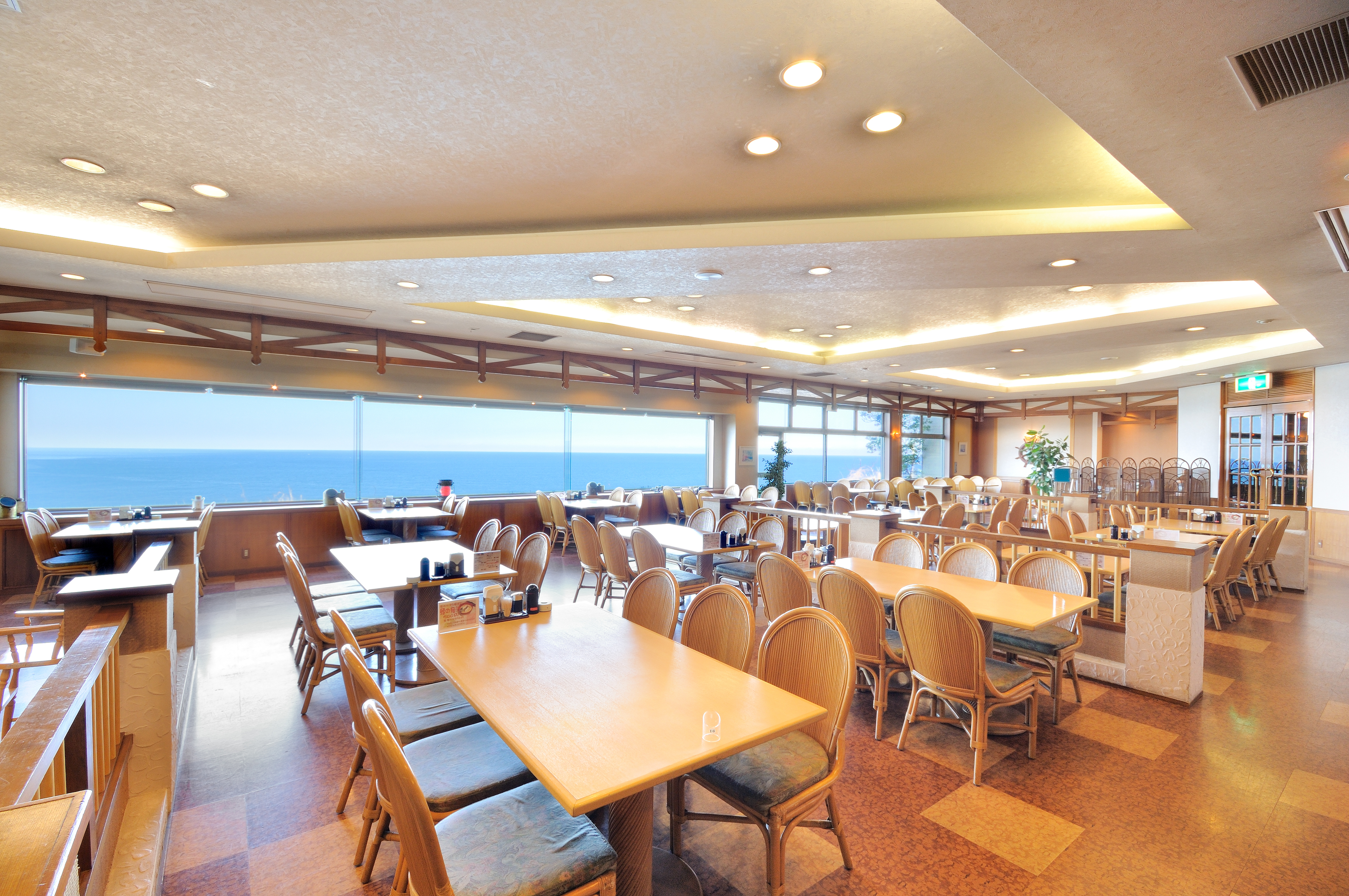 柏崎のお店紹介 vol.12】ザ・ホテルシーポート 海の見えるレストラン